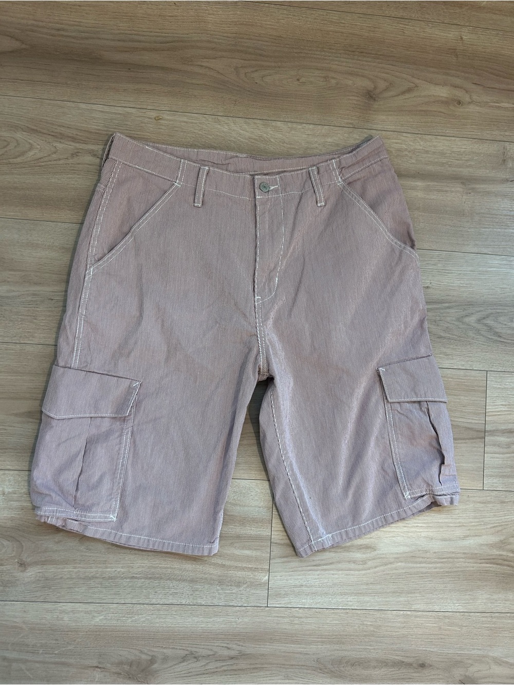 Levi's Men's Cargo Shorts in Dusty Pink